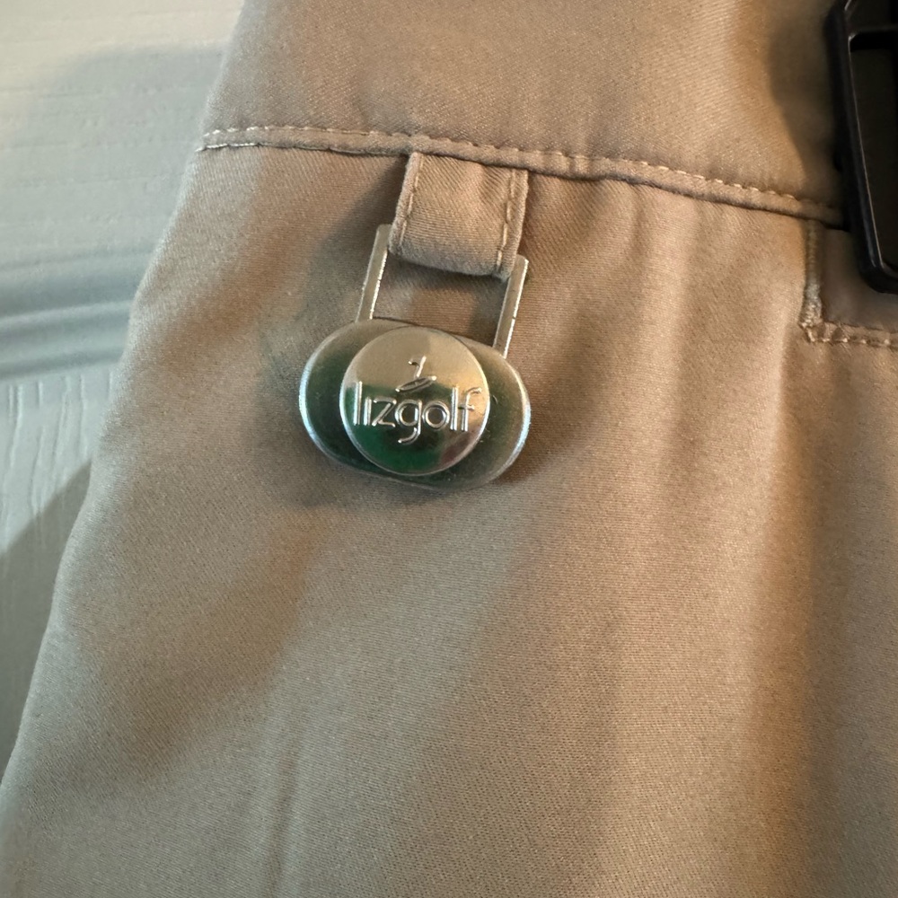 Lizgolf Women's Athletic Shorts - Tan